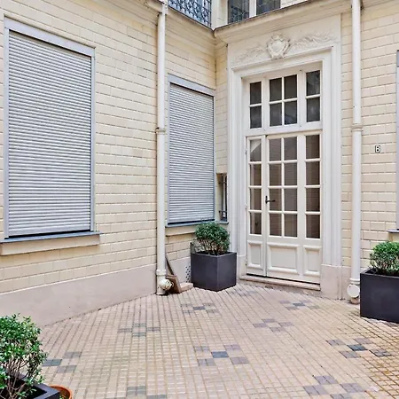 Charming Located At The Foot Of The Sacred Heart